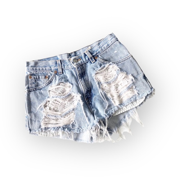 LF Furst of a Kind ★ Upcycled Vintage Levi's® ★ Lace Cut Off Denim Jeans Shorts - Picture 5 of 16